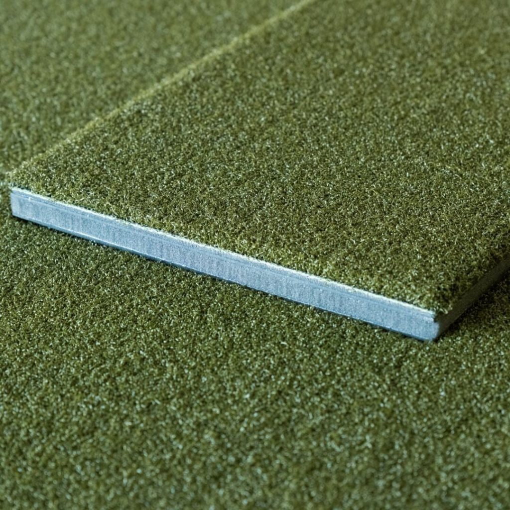 Close-up of a SIGPRO Softy Lite mat edge showing its thickness